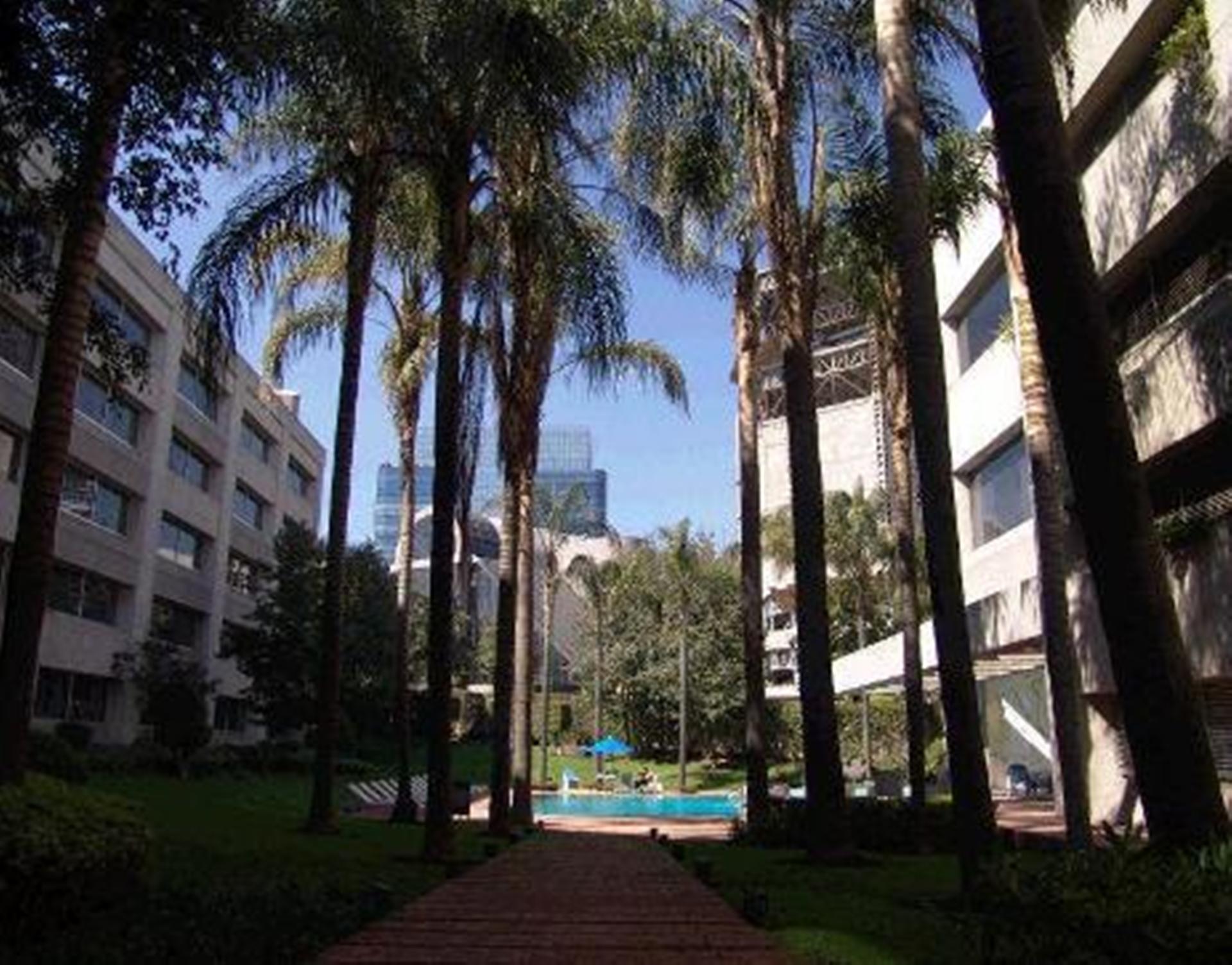 Royal Pedregal Hotel Ciudad de México Exterior foto The pool at the complex