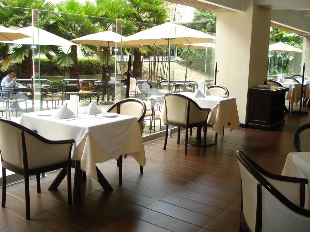Royal Pedregal Hotel Ciudad de México Exterior foto The interior of the restaurant