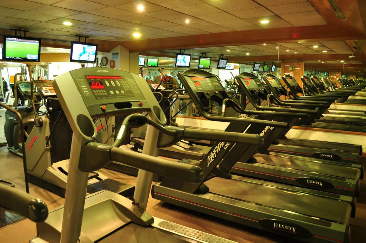 Royal Pedregal Hotel Ciudad de México Exterior foto A row of treadmills